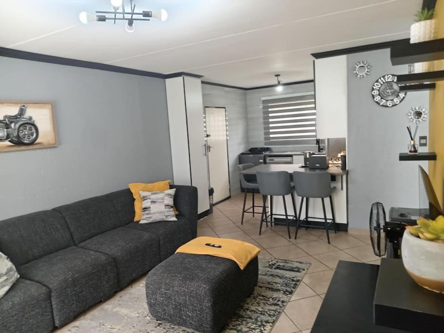 Maneli 69 Apartment